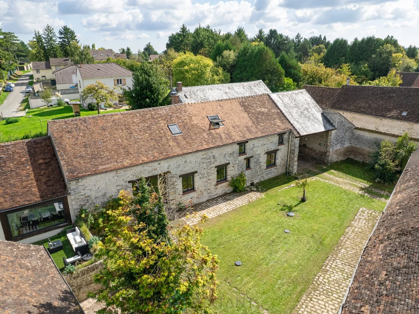 Photo of maison de caractere · FONTAINEBLEAU