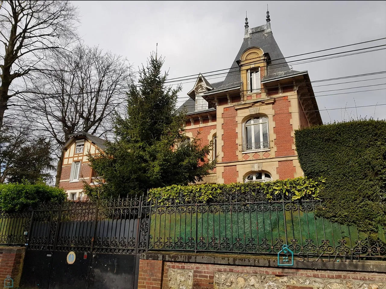 Haus · MONT SAINT AIGNAN