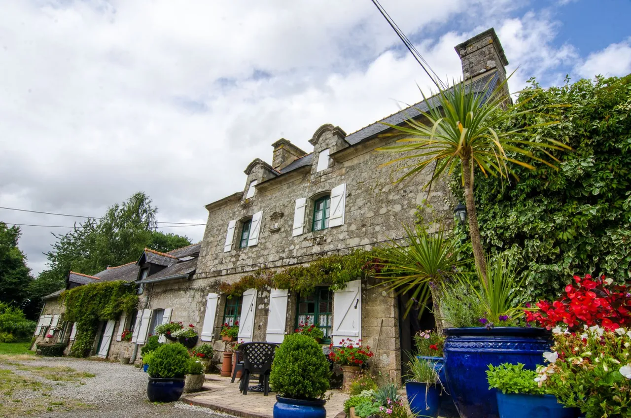 Photo of Brittany lifestyle property with large gîte, pool and 1.6 hectares – home and income near Pontivy