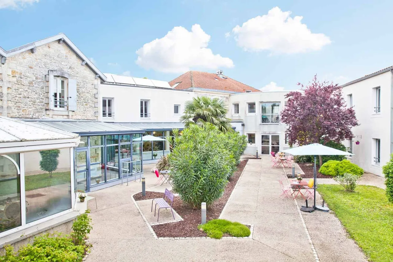 RENTAL INVESTMENT – ST JEAN D'ANGLE - Ehpad l'Ombriere Residence - 6.94% profitability.