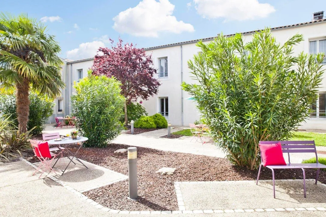 Foto di INVESTIMENTO IN AFFITTO – ST JEAN D'ANGLE - Residenza Ehpad l'Ombriere - Redditività del 6.94%.
