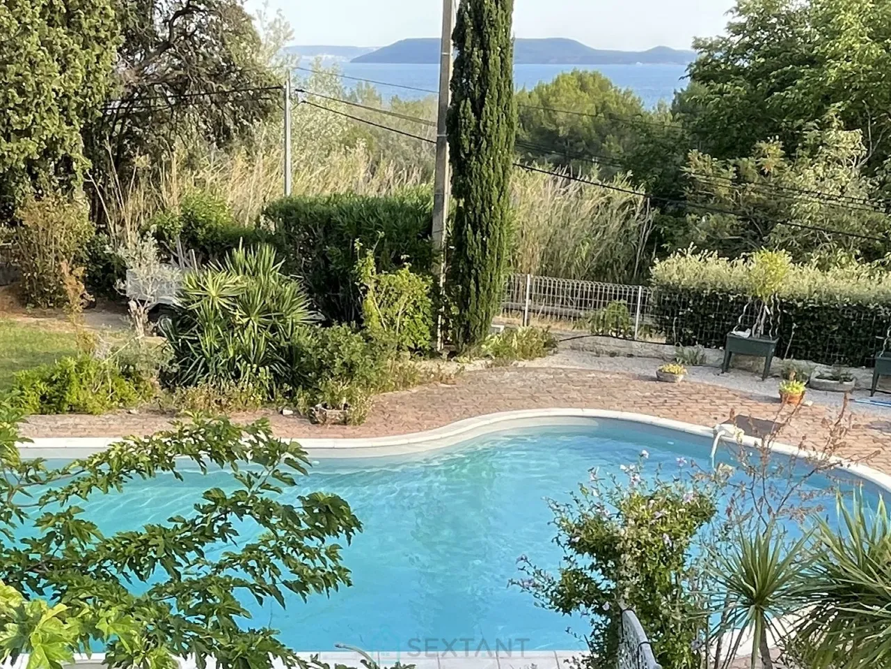 Photo of SOUTH OF FRANCE Atypical Villa 230m² / 1400m² with Swimming Pool and Breathtaking View of the Etang de Berre