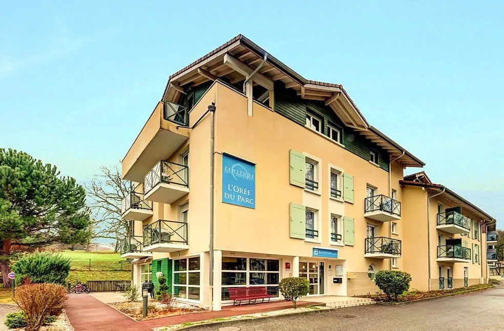 Foto di INVESTIMENTO IN AFFITTO – DIVONNE-LES-BAINS – Residence Zenitude L'Oree du Parc*** - Rendimento del 5,97%
