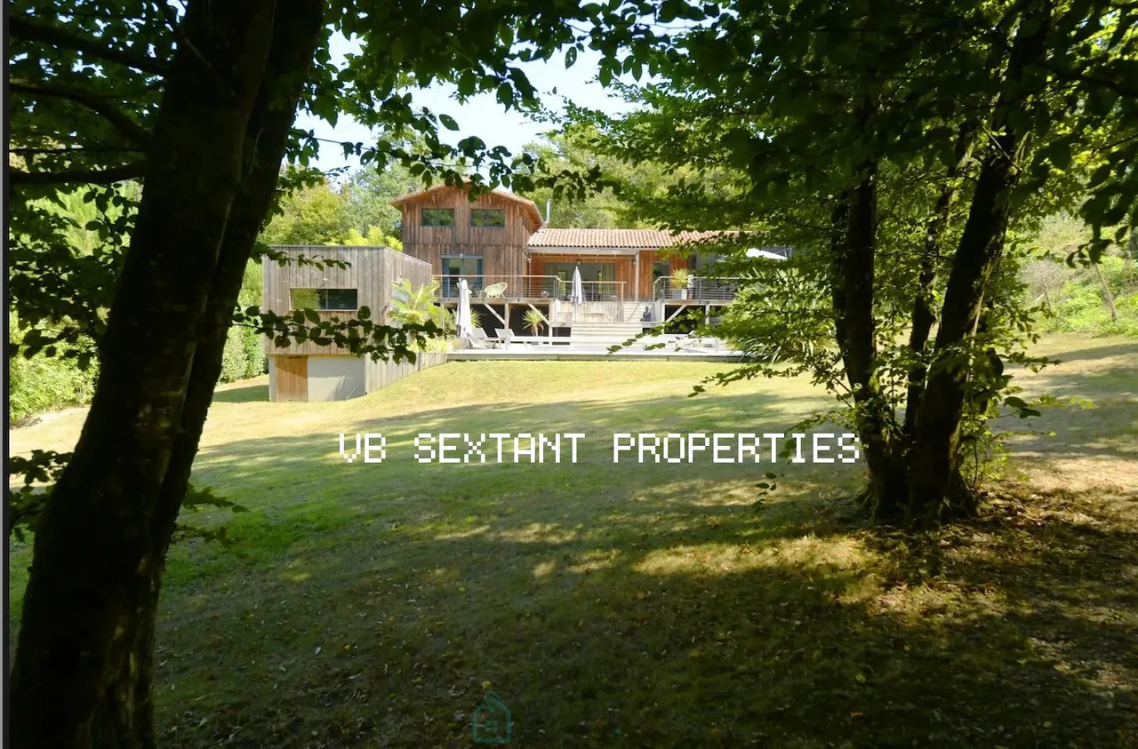 Photo of 15 minutes from Bordeaux, Latresne, magnificent charming wooden house