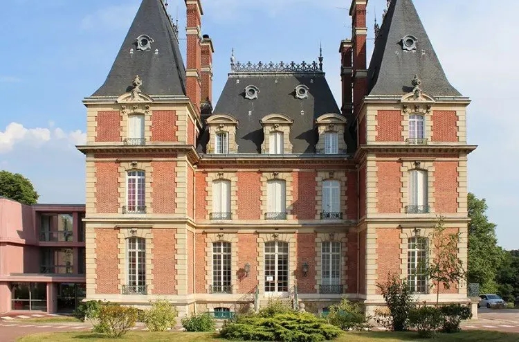 Foto di INVESTIMENTO IN AFFITTO – VAUGRIGNEUSE – Residenza Ehpad Château Fontaine aux Cossons - Redditività dell'8,07%