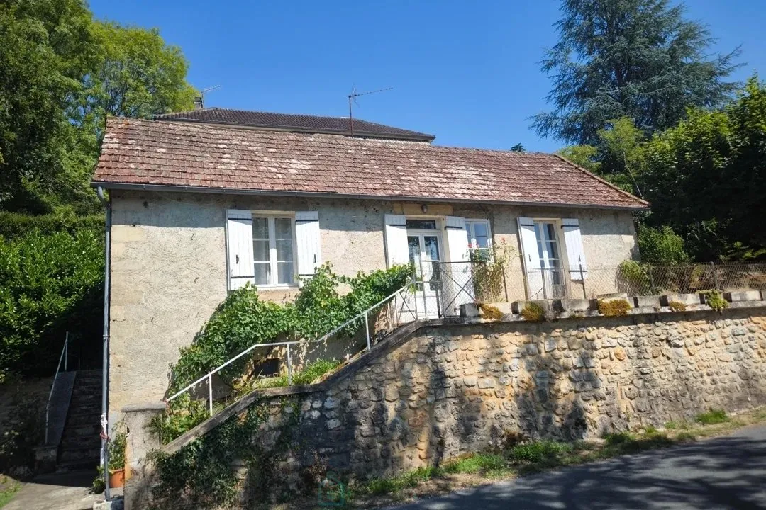 Photo of Charming 2-Bedroom House in Tursac, Dordogne with Garden & Views