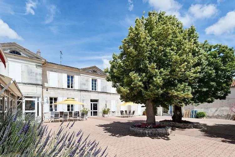 Foto di INVESTIMENTO IN AFFITTO – TRIZAY - Residenza per anziani Les Jardins des Tilleuls - Redditività del 6,57%.
