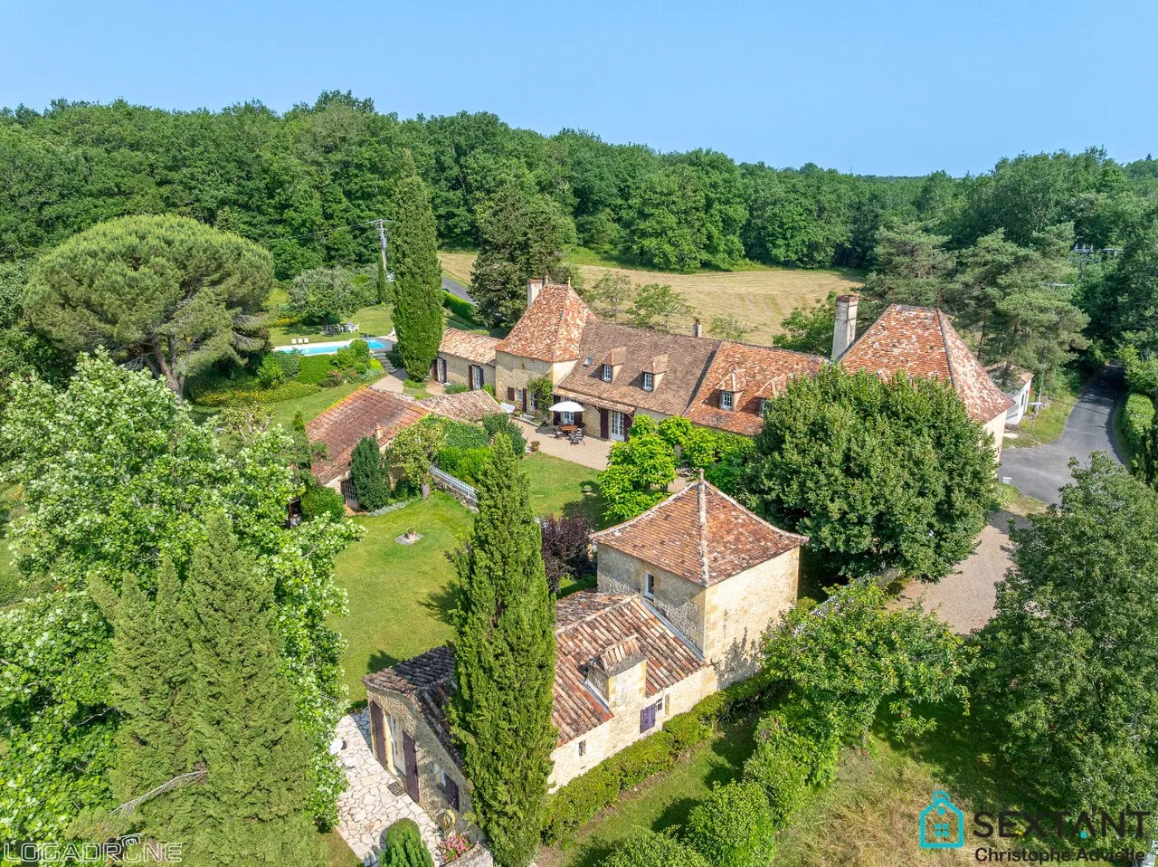 Photo of Big stone property on huge park with swiming pool, near Lalinde