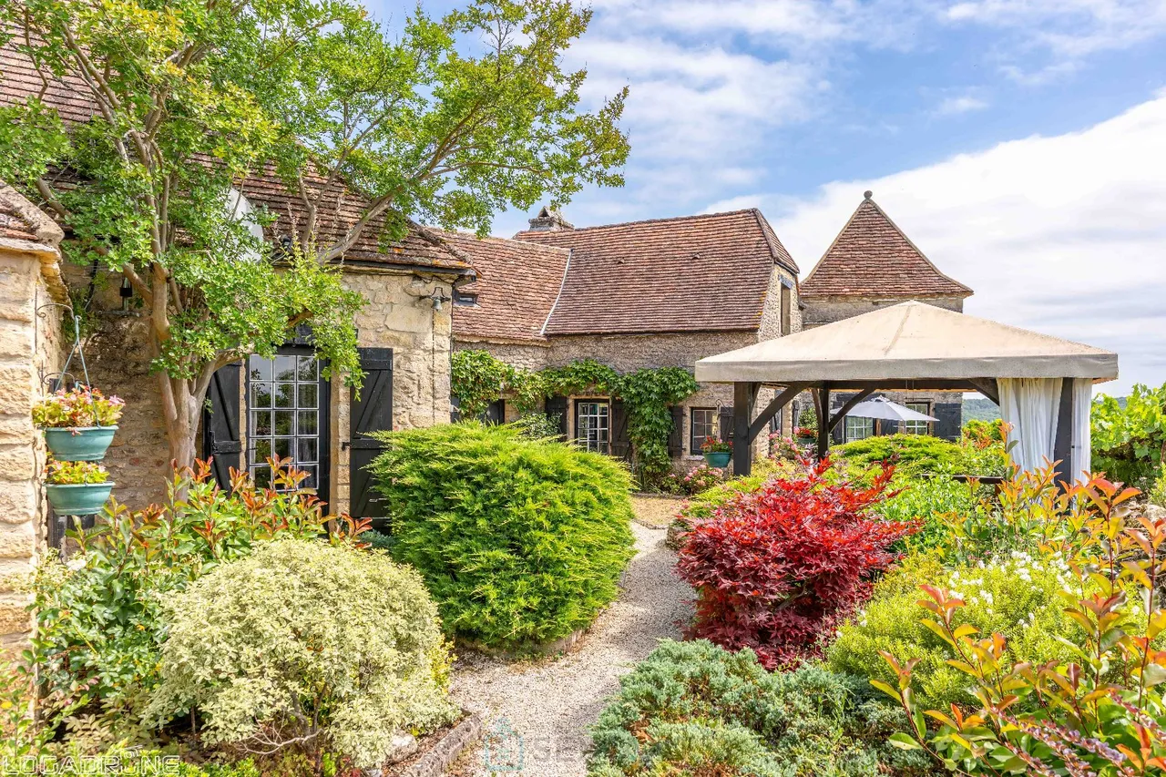 Photo of Character Stone House in Fanlac - 3 Bedrooms, Garden, Near Montignac-Lascaux
