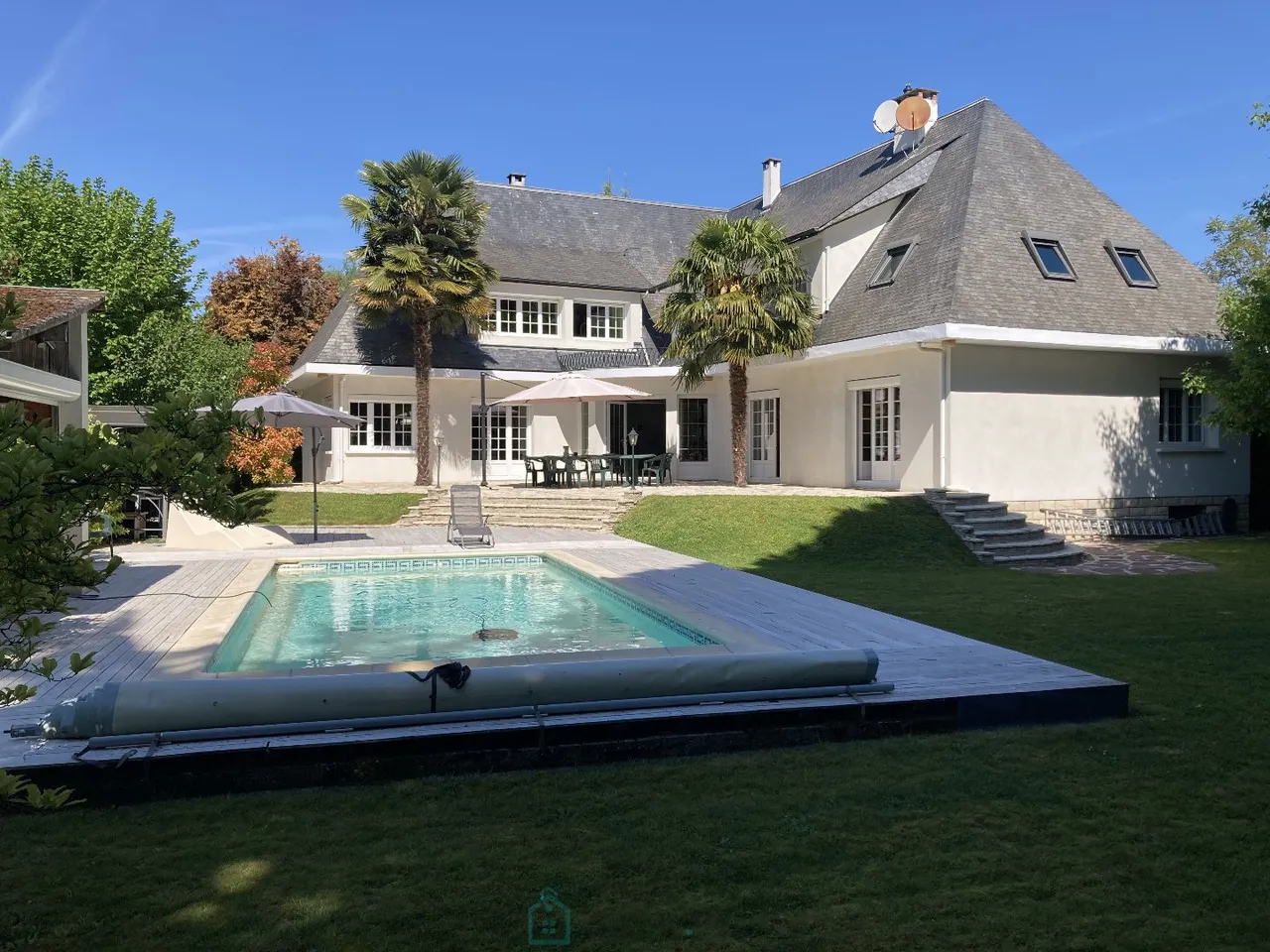 Photo of maison · FONTAINEBLEAU