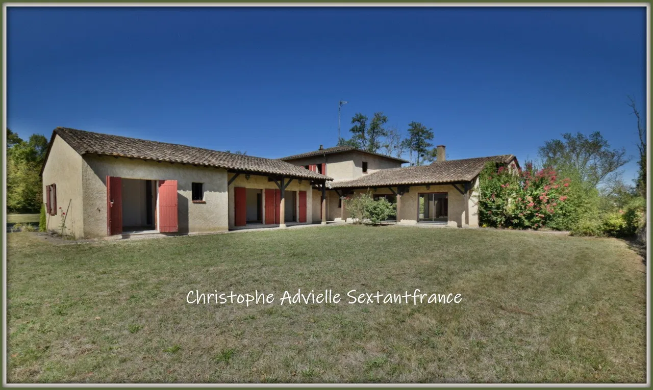 Photo of Architect villa in Bergerac with huge park, pool , close to the town center and airport