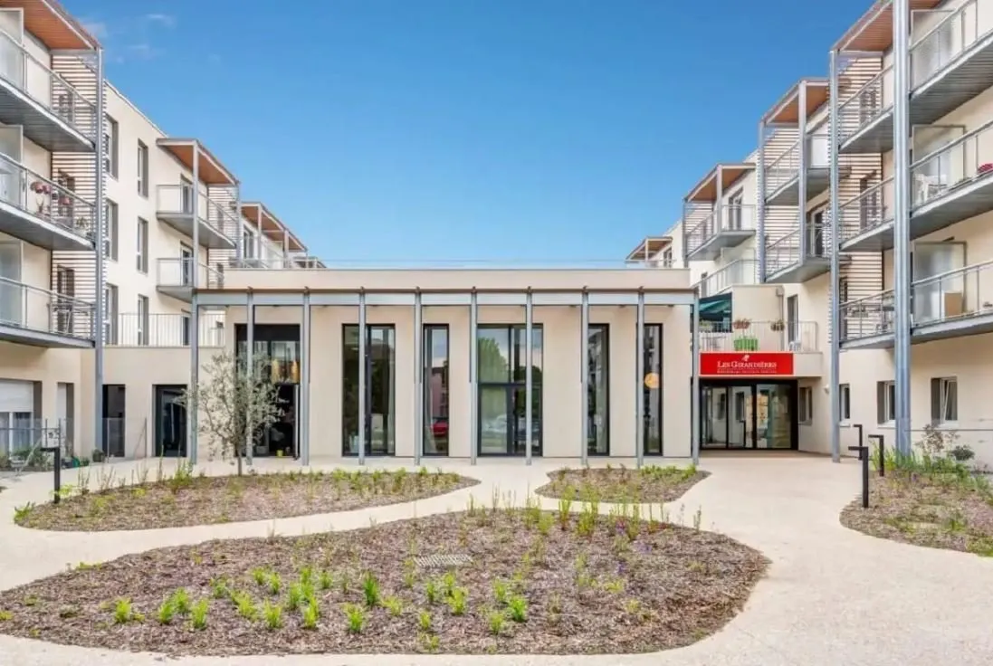 Foto di INVESTIMENTO IN AFFITTO – MORANGIS – Residenza Senior Zenitude Les Girandieres a Morangis - Rendimento del 7,22%