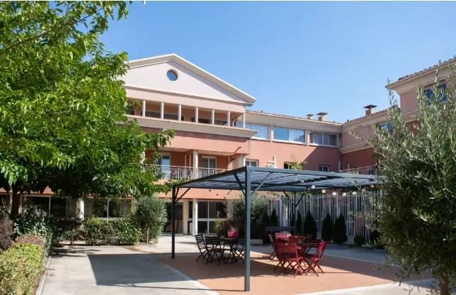 Foto di INVESTIMENTO IN AFFITTO – MIRAMAS – Residenza per anziani Les Jardins de la Crau – Rendimento del 6,23%