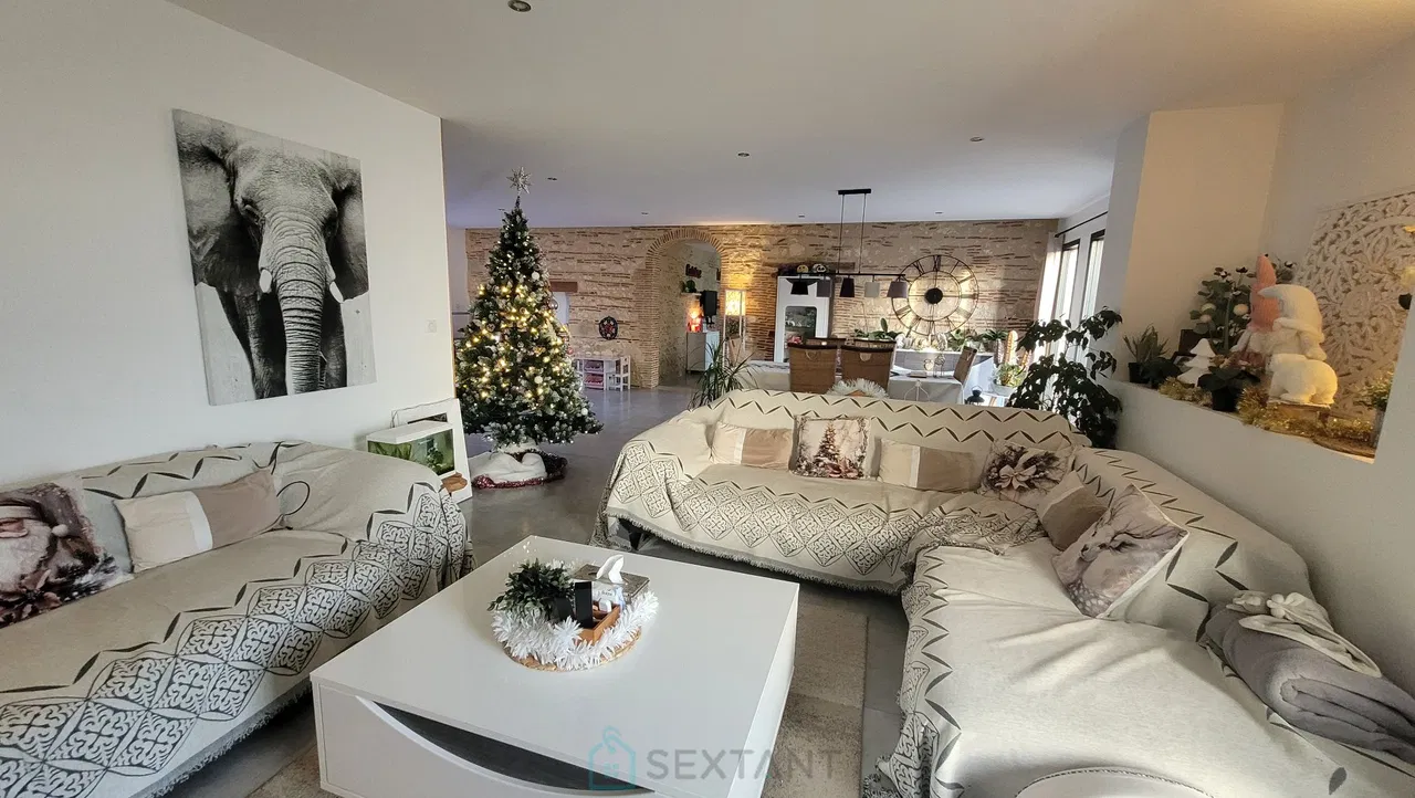 בית · LE FLEIX