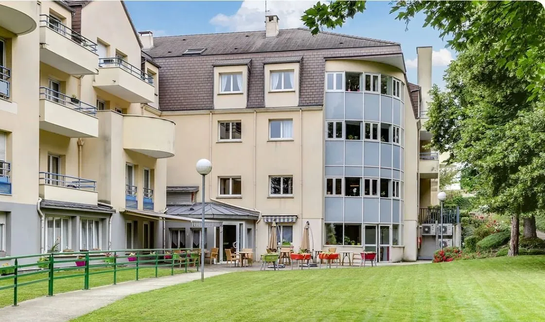 Foto di INVESTIMENTO IN AFFITTO – GARGENVILLE – Residenza per anziani Le Clos Saint-Jean – Rendimento dell'8,79%