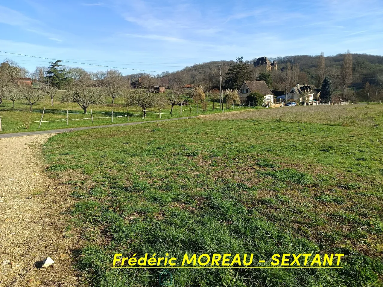 Photo of Beautiful building plot with views of LANQUAIS castle