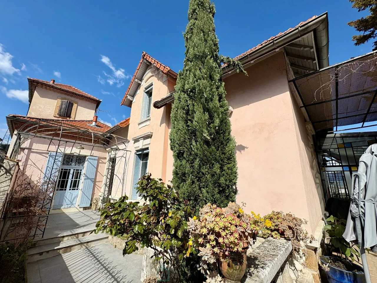 Photo of Elegant Manor House in Alès with Pool & Guest Outbuilding