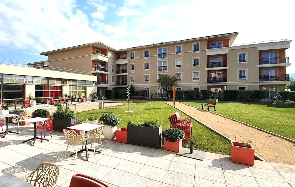 Foto di INVESTIMENTO IMMOBILIARE – CAVAILLON – Residenza per Anziani Les Cigales du Lubéron – 4,80% di redditività