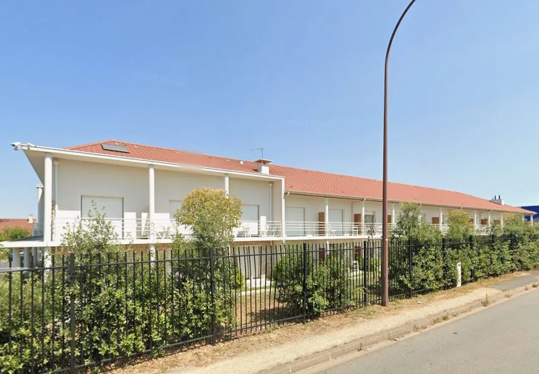 Photo of RENTAL INVESTMENT – Ormoy – Cap West Business Residence – 7.95% return