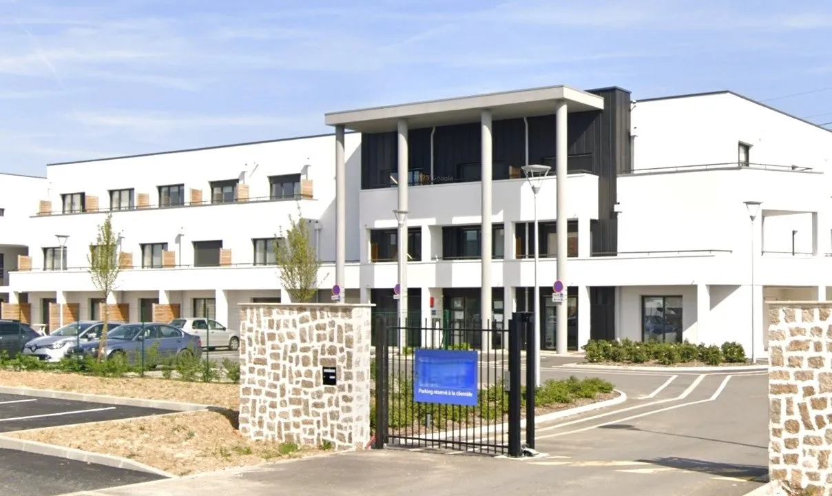 Foto di INVESTIMENTO IN AFFITTO – VILLEJUST – Residenza Commerciale Cap West – Rendimento del 7,96%