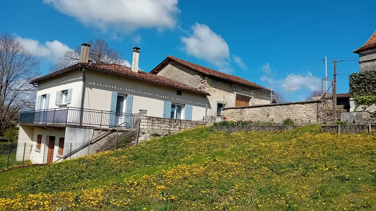 Photo of Maison en pierre à fort potentiel au cœur du Périgord
