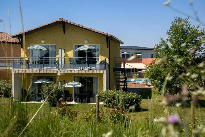 Foto di INVESTIMENTO IN AFFITTO – RIVERS – Le Domaine Du Green Residenza Turistica - Rendimento 5.49%