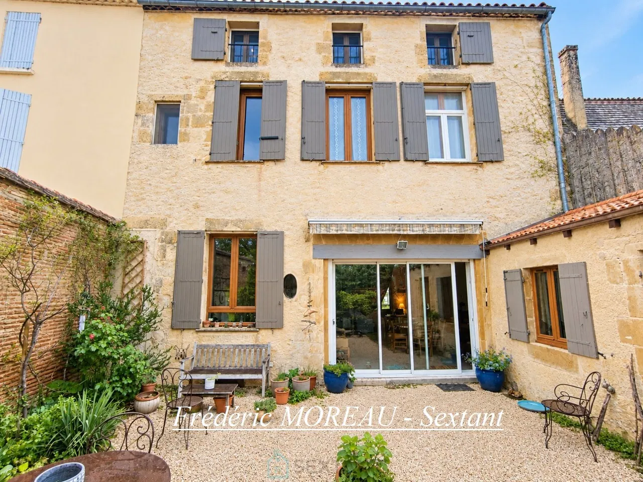 Foto de Hermosa casa en el centro de la ciudad de BERGERAC, cerca del río...