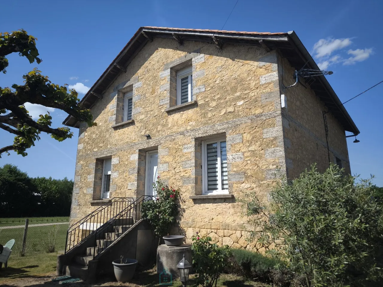 Photo of Renovated 3-Bed House with River Access in Dordogne – 5,400 m² Garden