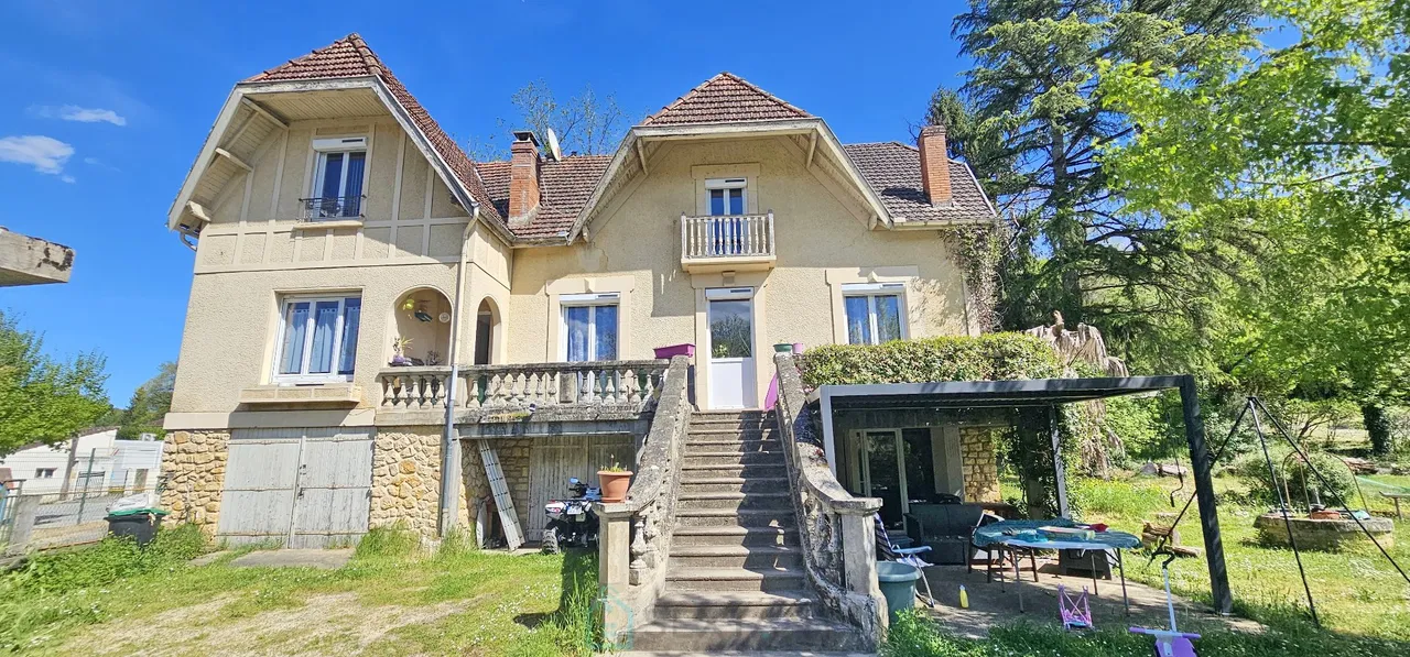 Photo of Village House – Approx. 180 m² of Living Space – Plot of About 1,400 m²