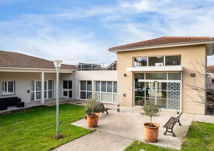 Foto di INVESTIMENTO IN AFFITTO – Prayssas – Residenza per anziani Korian Le Hameau - rendimento del 7%