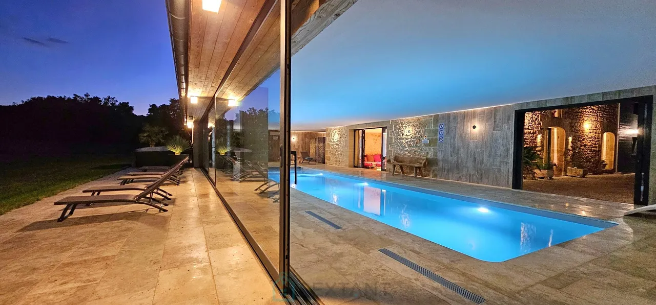 Photo of Exceptional Estate – Two Houses, Outbuildings & High End Amenities