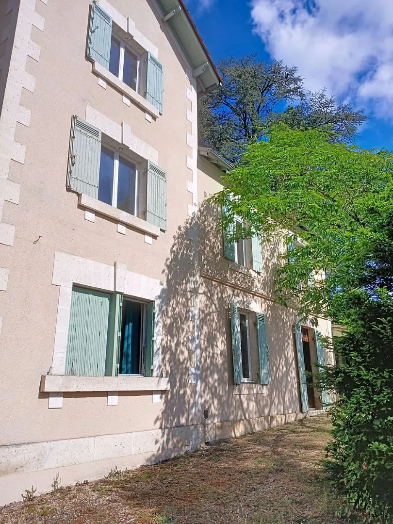 Photo of Ribérac : Maison de ville familiale – 4 chambres – État irréprochable