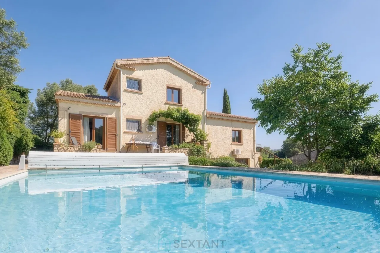 Photo of Southern France - MARTIGUES TOURET DE VALLIER – Elegant 7-room family home - 180 m²/1300 m² - with swimming pool and magnificent, peaceful surroundings