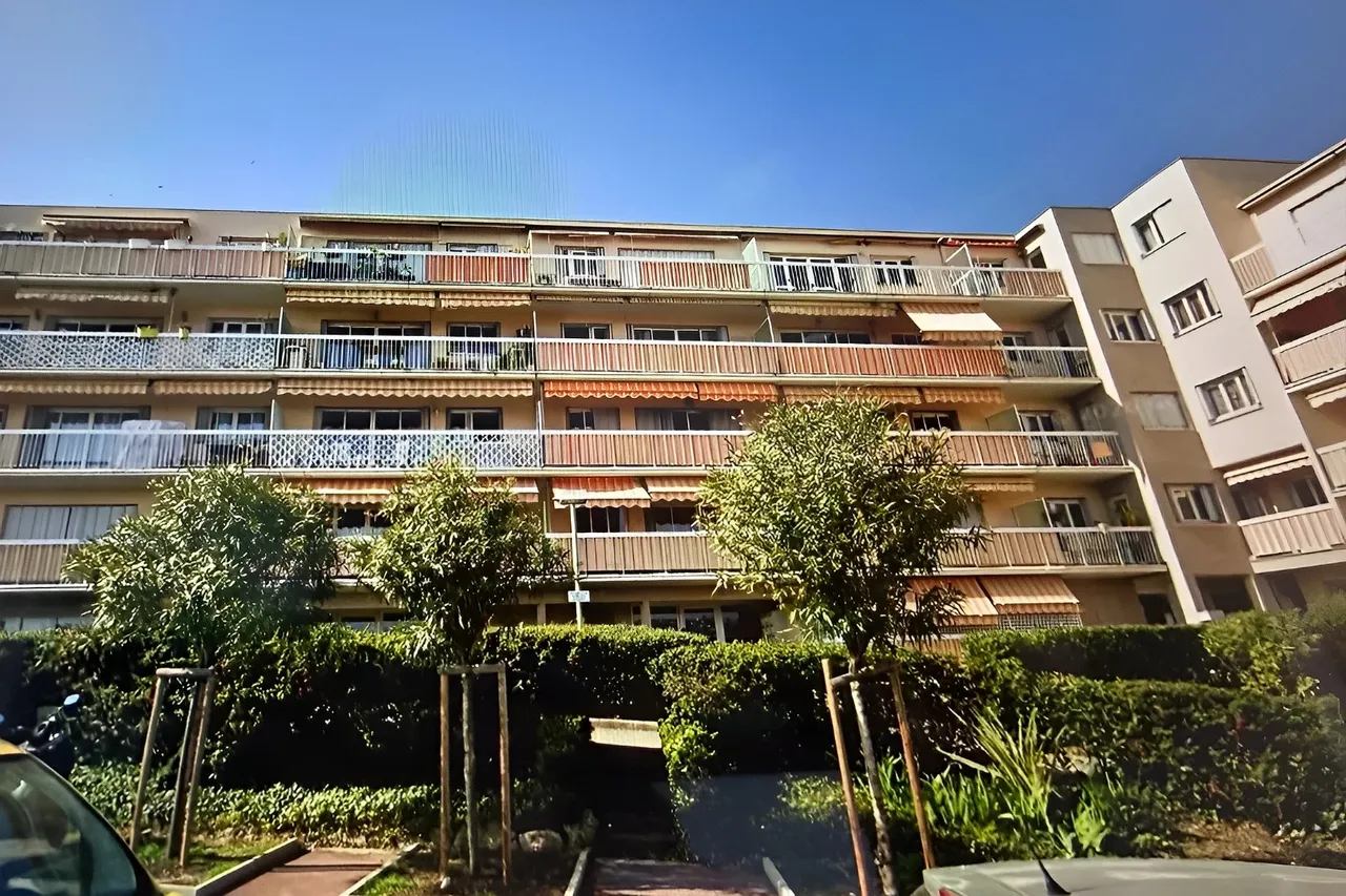 Photo of 5-room apartment of 105m2