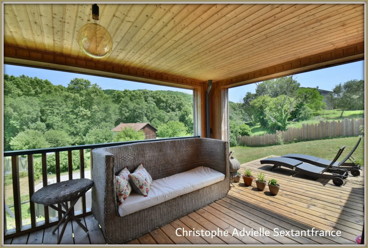 Foto di Casa con struttura in legno RT 2012, su un livello, 4 camere da letto, terreno di 6177 m² in fondo a una strada senza uscita con bella vista