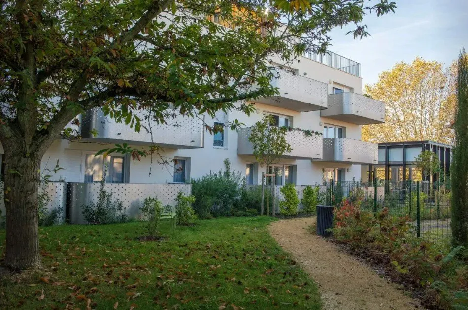 Photo of RENTAL INVESTMENT – CENON – Stella Senior Residence - Le Grand Cedre - 6.57% return