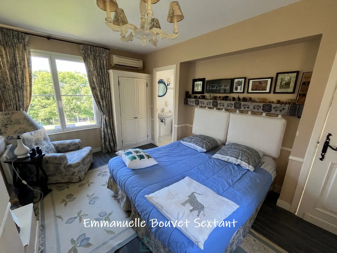 Photo of Large 19th-century renovated stone house, 320 sqm, guesthouse and B&B, 1.5 ha of land, 5 minutes from amenities