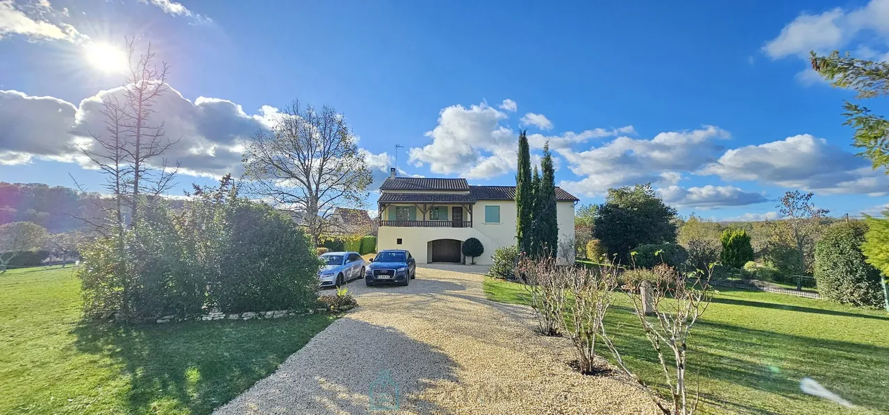 Photo of In Cénac-et-Saint-Julien – 170 m² Residence with Pool on a Landscaped 5,000 m² Park and Panoramic Valley Views