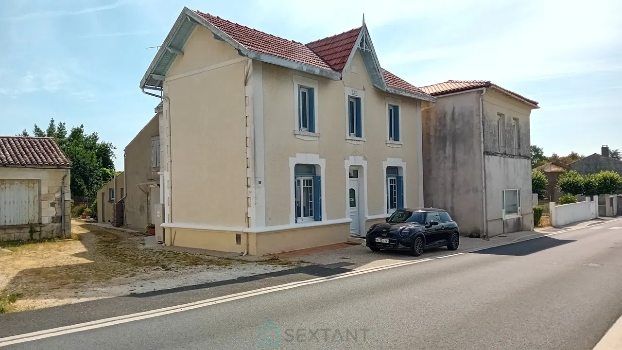 Photo of Property 3 bedrooms and large open garden