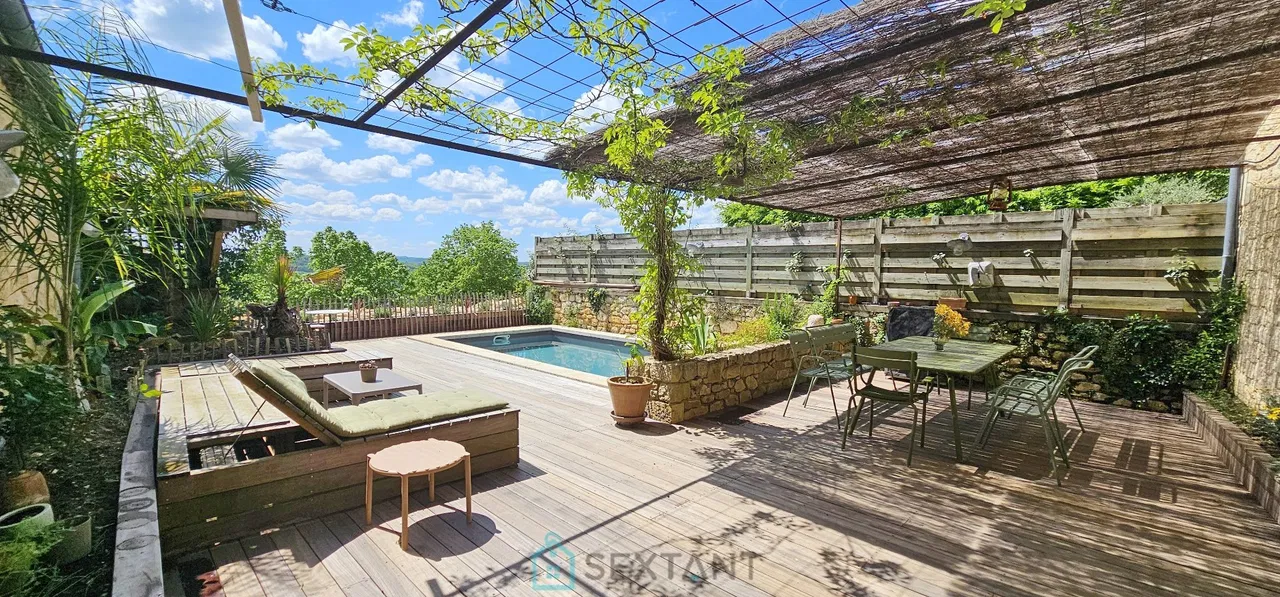 Photo of Exceptional 234 m² property in the Bastide of Domme with a panoramic terrace overlooking the valley.