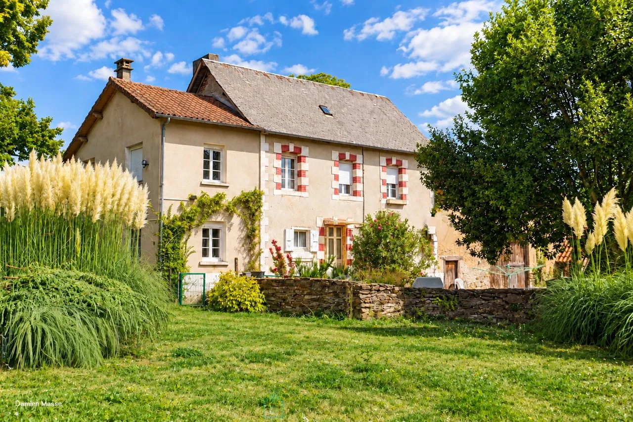 Photo of Former farmhouse nestled in the heart of 10 hectares of green and preserved nature, in the Périgord vert.