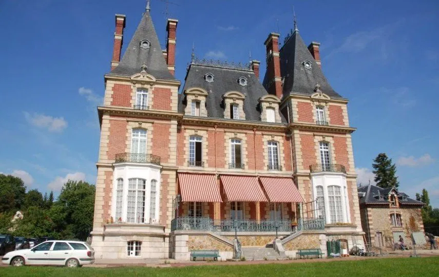 Foto von MIETINVESTITION – VAUGRIGNEUSE – Seniorenresidenz Chateau de la Fontaine aux Cossons - 7,22% Rendite