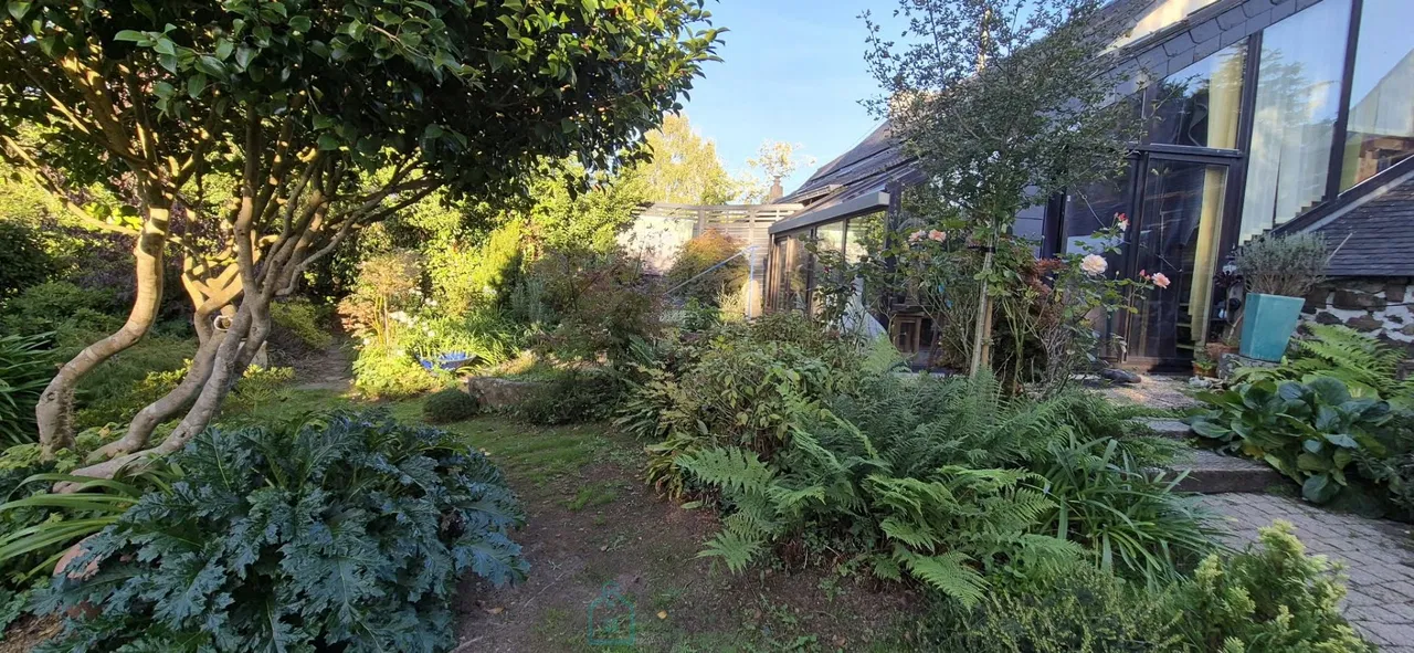 Foto di PONT-DE-BUIS-LÈS-QUIMERCH – RUMENGOL - LE FAOU Casa di charme in zona tranquilla, giardino paesaggistico