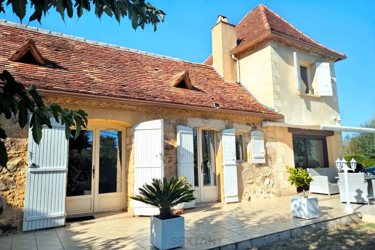 Photo of Charming 4-Bedroom House with Heated Saltwater Pool in Bergerac, Dordogne