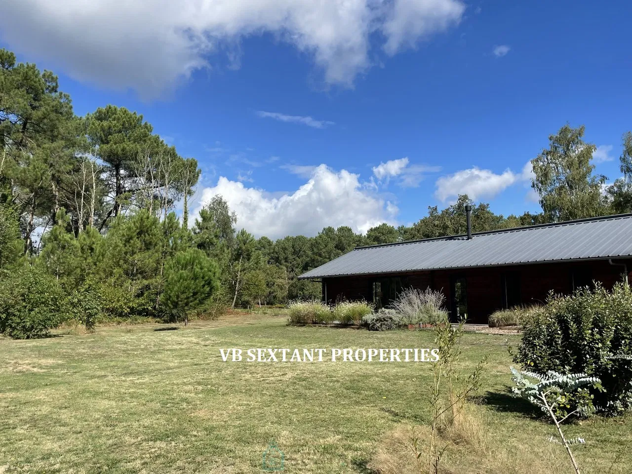 Photo of Bazas: charming 3-hectare property featuring a bright, energy-efficient home set in the heart of nature.