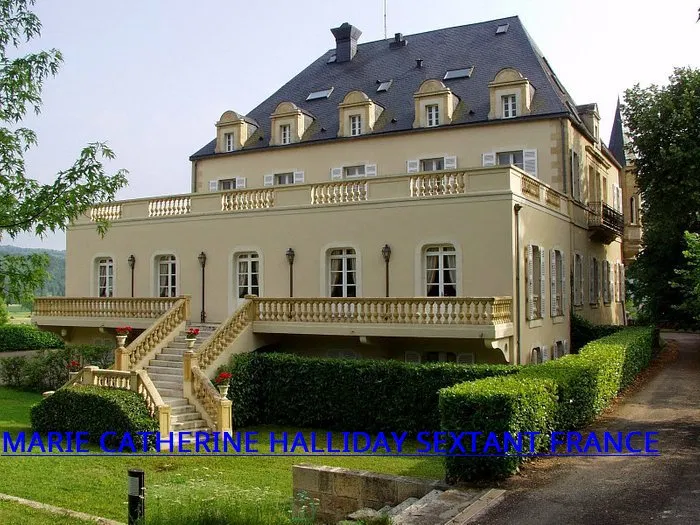 Photo of Exceptional 42-Room Relais Château Near Major Tourist Site – 9.2 Hectares, Pool, Turnkey Hospitality Business