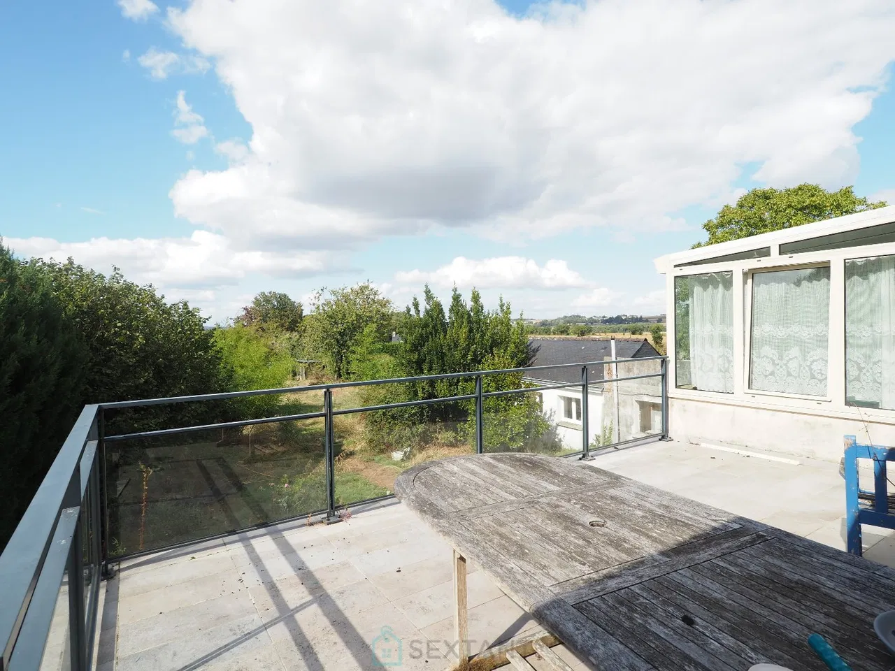 Photo of A country house - 4 bedrooms on one level - A 1,794 m² plot - An outbuilding