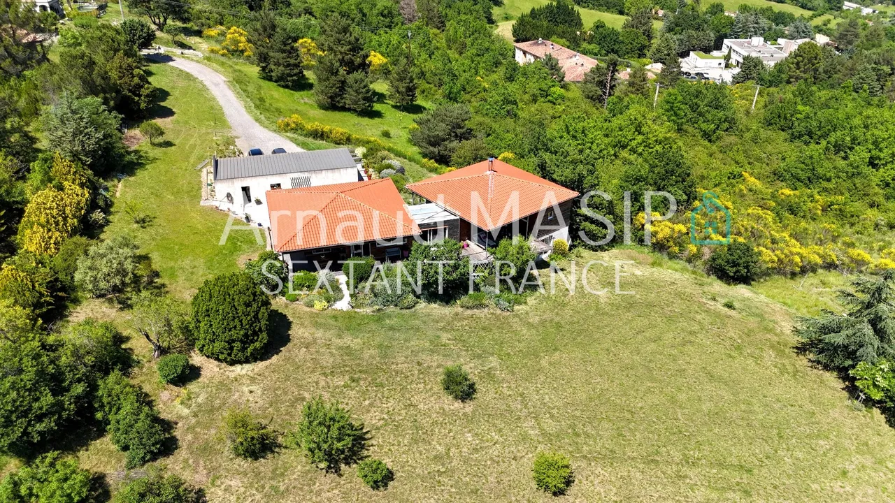 Photo of SPACIOUS, 3-BED ARCHITECT-DESIGNED VILLA IN SPACIOUS PLOT WITH SPECTACULAR, OPEN VIEWS