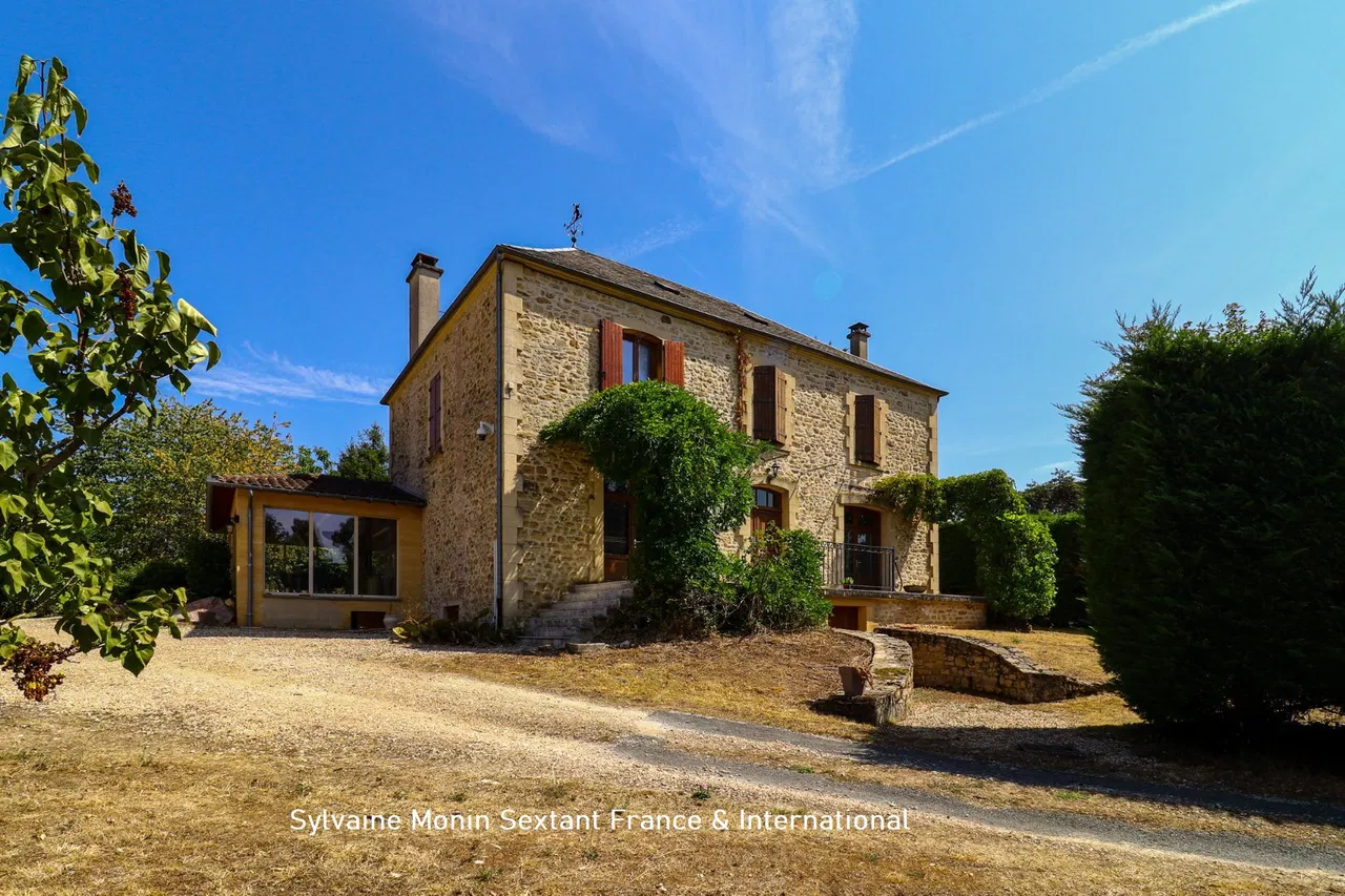 Photo of Elegant character stone house, 6 bedrooms, swimming pool, outbuildings on a wooded plot of 5,000 m2