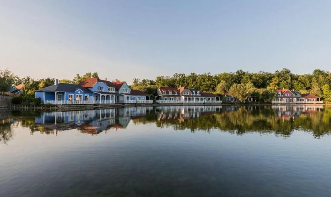 Foto di INVESTIMENTO IN AFFITTO – CHAMOUILLE – Residenza turistica Center Parcs Le Lac d'Ailette – 6,32% di rendimento